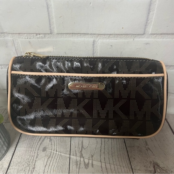 Michael Kors Fulton Logo Travel Case Cosmetic Bag Brown Coated Zip - Picture 1 of 14